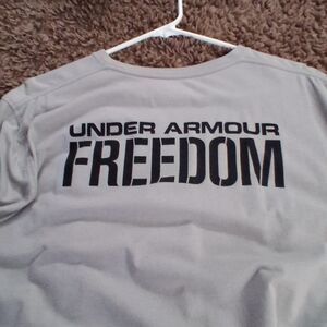 Under Armour Loose Fit Gray Tee